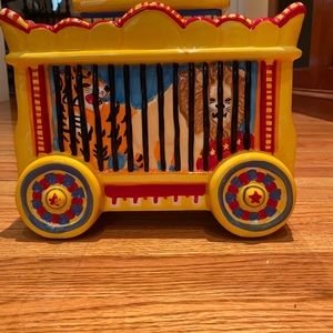 Cookie jar-for humans or pets!